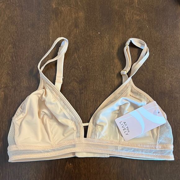 NWT All You Lively Neutral Bralette Bra Cream Tan Unpadded Small - Picture 1 of 6